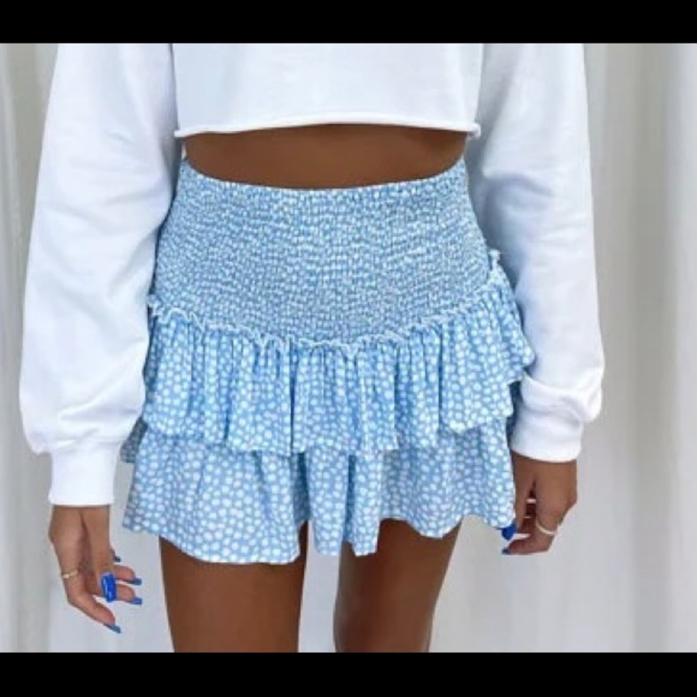 isabelles cabinet skirt